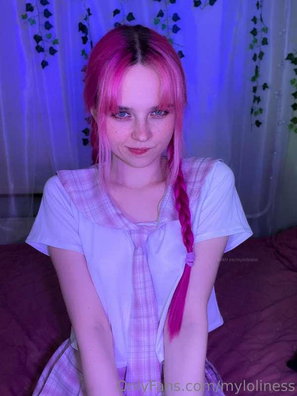 ←~(Ψ▼ｰ▼)∈	My face is almost always