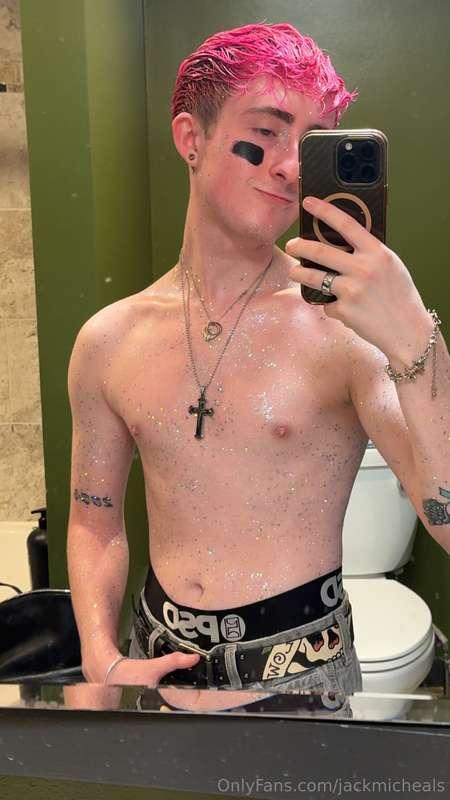 Is this enough glitter ? ✨ 👀