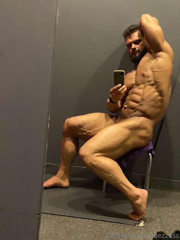 the hottest daddy in the world is waiting for you here 👉🏻 @j..