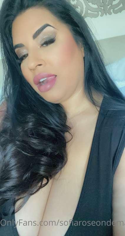 I'm in the mood for fun. Bring it on, baby.💋