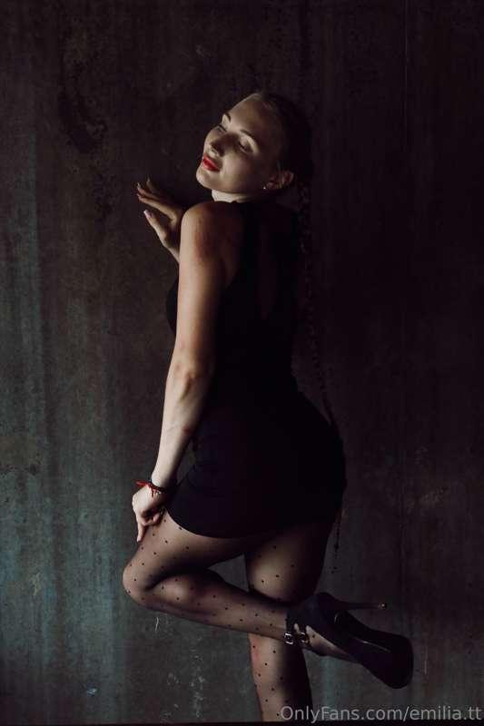 Beautiful dresses that look so sexy on me maximize my motiva..