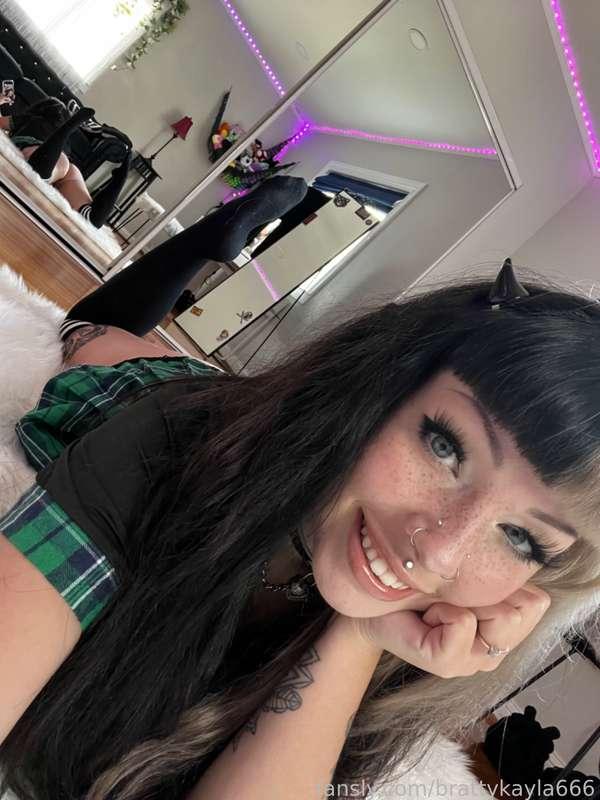 brattykayla666 image #0