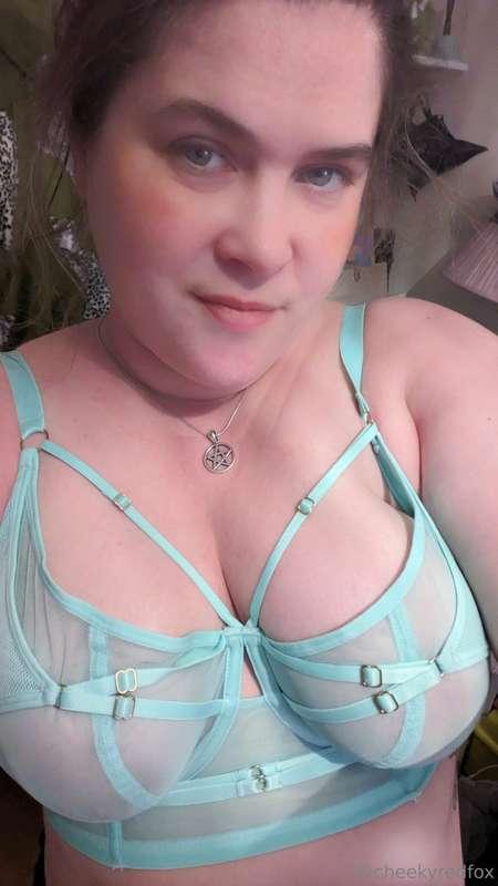 Hope you had a sexy Sunday! Rocking Mr Wolf's current favour..