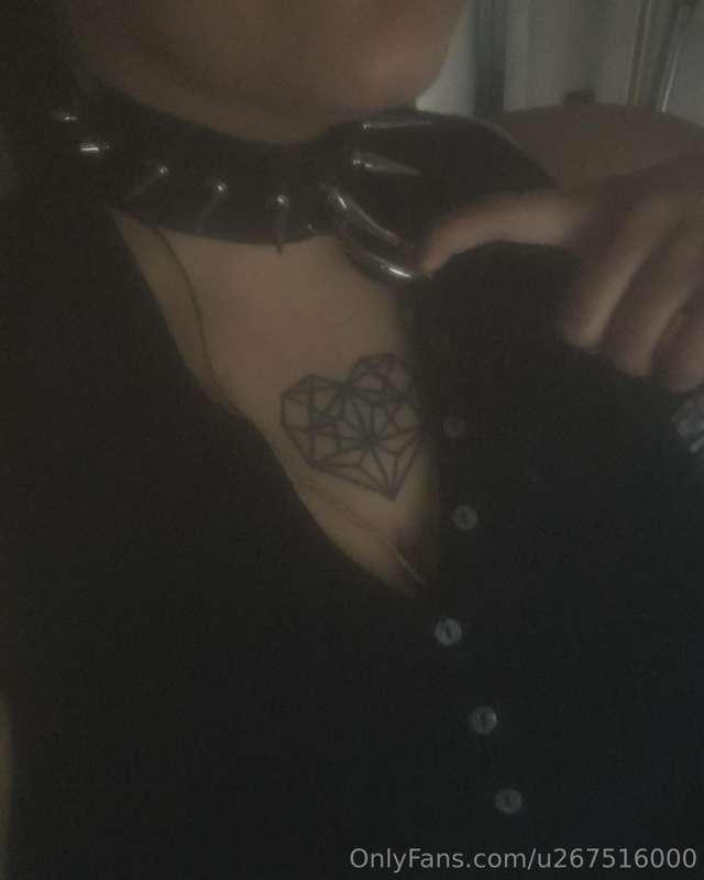 chokers are a girls best friends;)