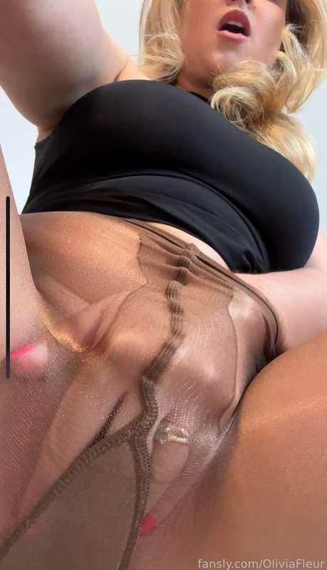 oliviafleur image #2