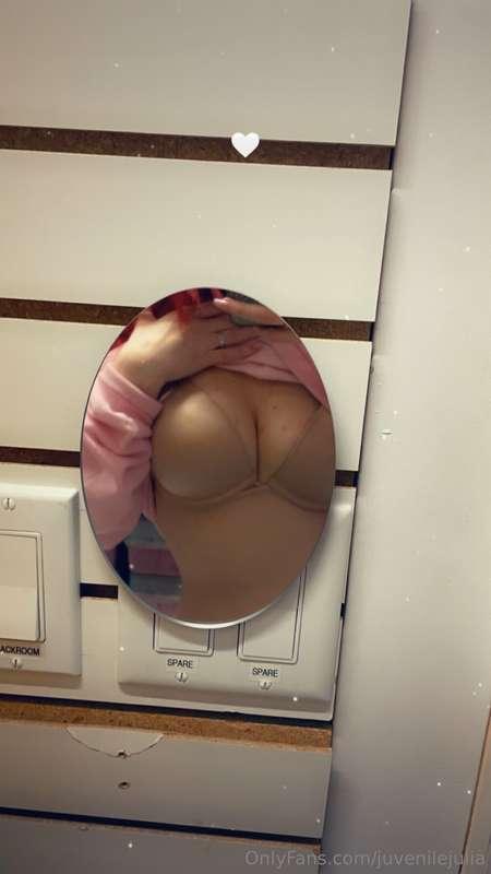 juvenilejulia image #1