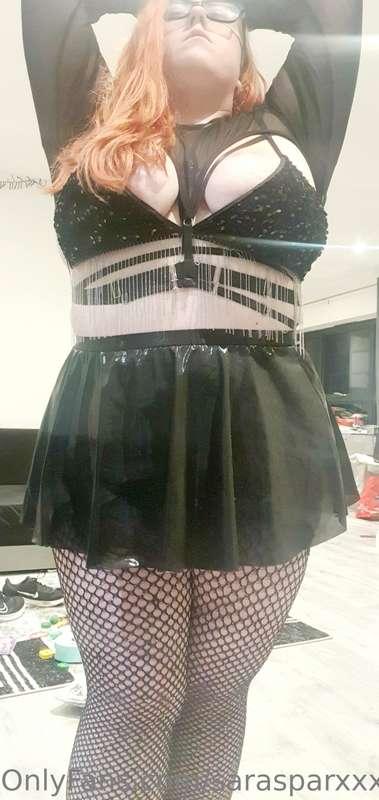 I can be your big titty goth gf Daddy 😘🖤