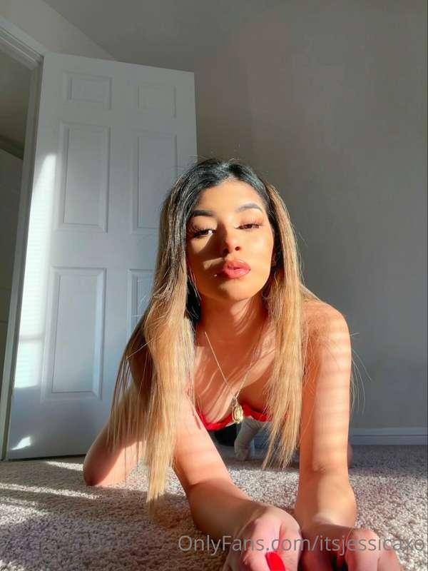Hehe what would you do if you walked in on me masturbating??..