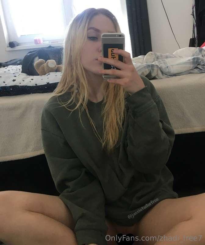 ## 🍑 @jassietailorfree 🍑
Pinkest pussy ready at your command..