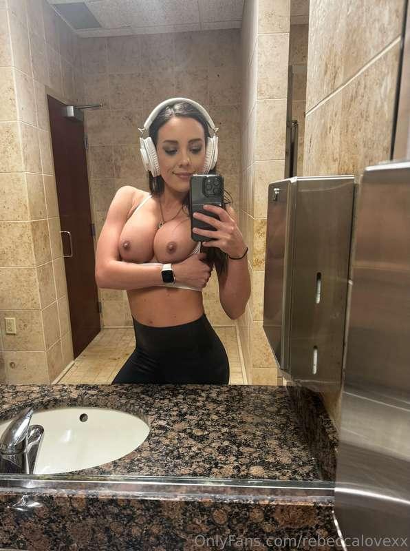 rebeccalovexx image #0