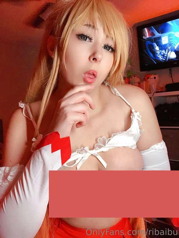 My boobs are so sensitive, I can feel my nipples getting har..