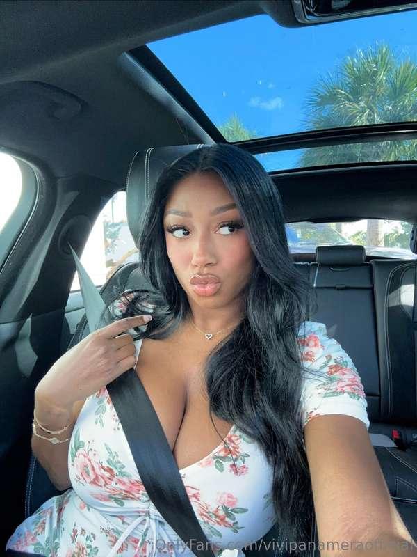 yes u can stare 🙈