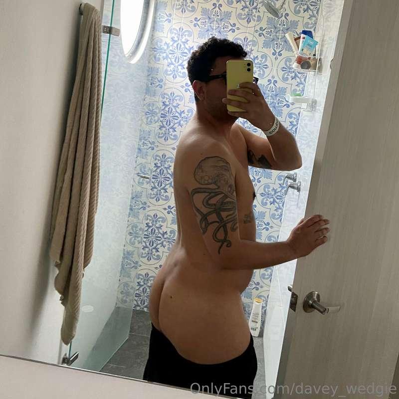 feeling cute 🥰