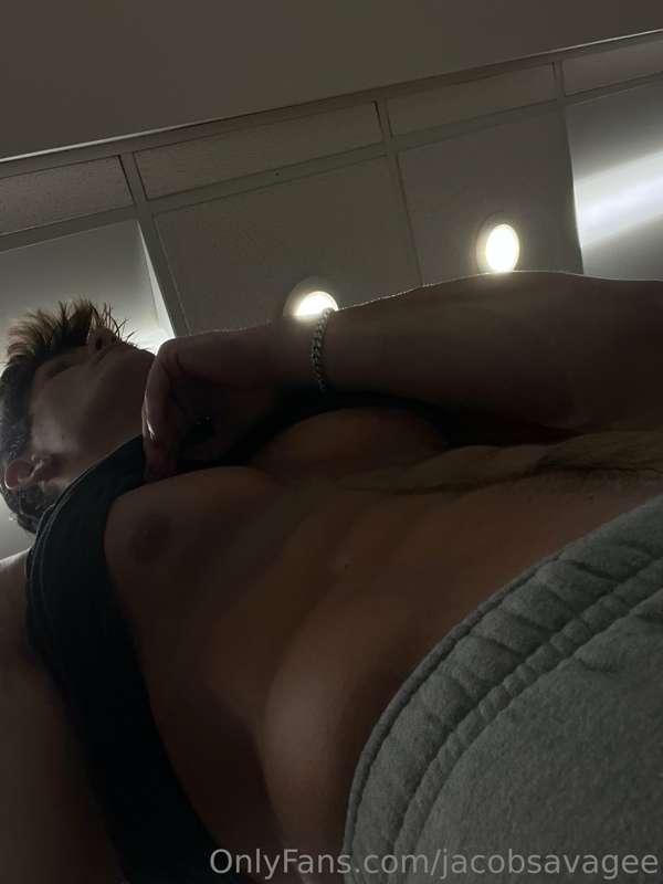 Whar are you doing down there?😈