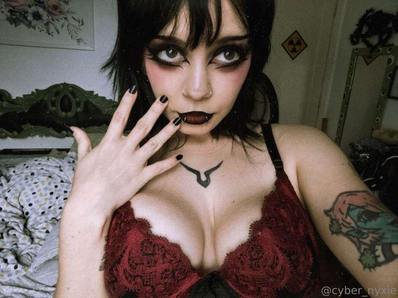 cyber_nyxie image #2