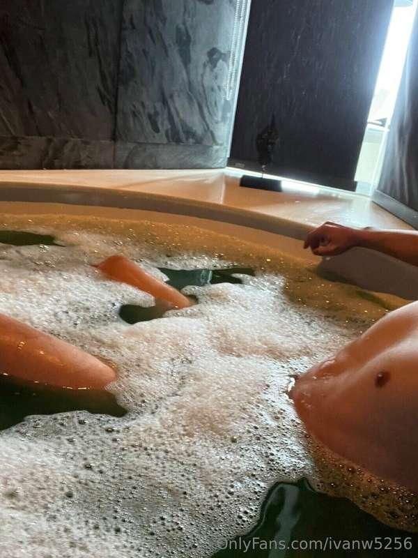 先洗香香 今晚在床上等你喔😈💦