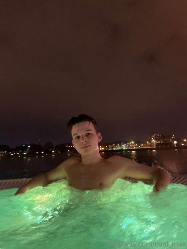 unforgettable time with my family 💚🫂we went to wellness cent..