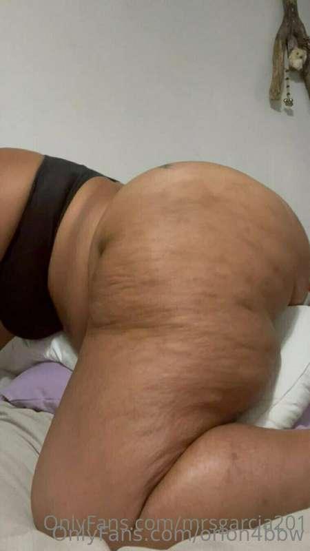 New big booty pillow riding vid on @mrsgarcia201  !! join no..