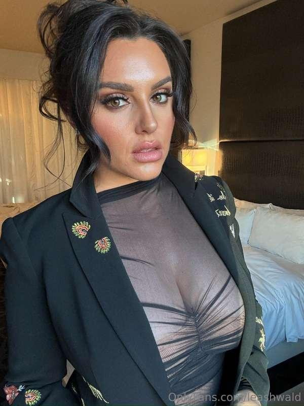 "Biz Cas" -- Let’s make this meeting productive—hands-on par..