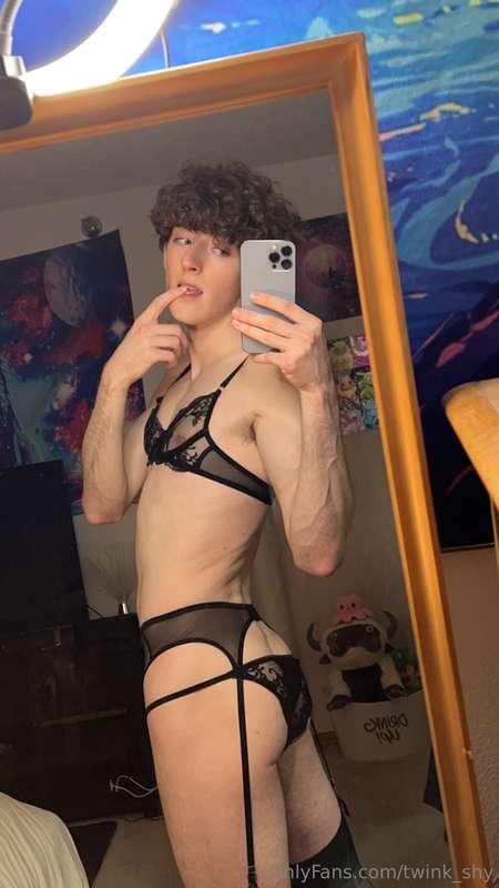 twink_shy image #3