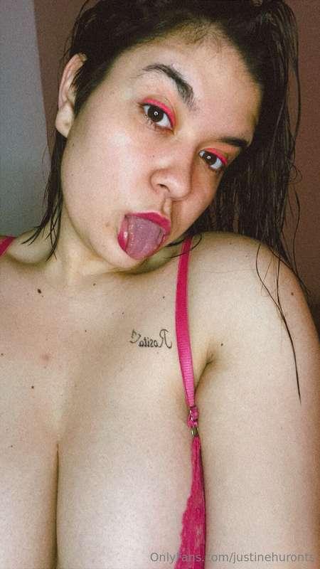 Tu aimerais bien me la mettre dans la bouche ?🍆👅
