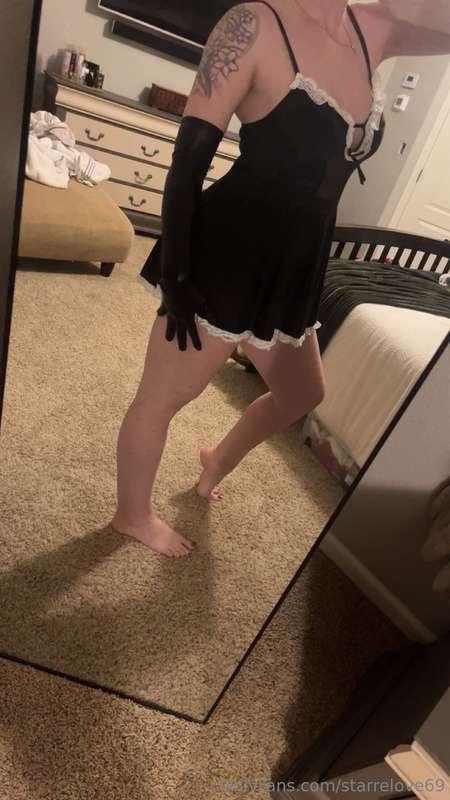 Last night I was a slutty maid 🙌 and stroked a nice hard coc..