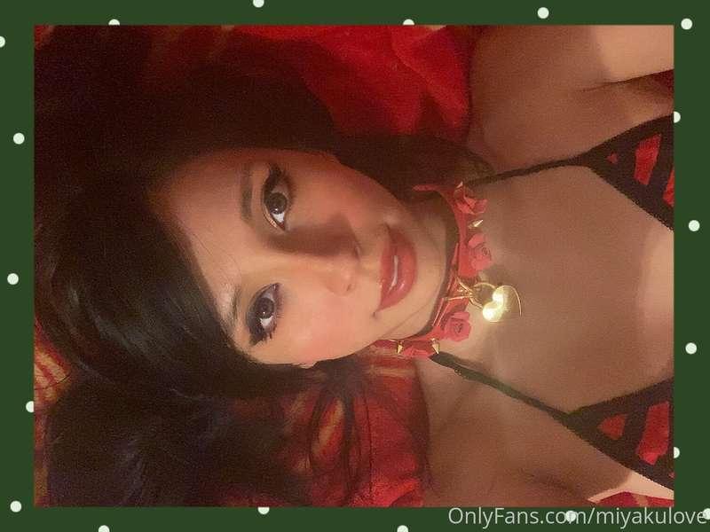 Working working! Holidays are so busy! Please stay safe! Wea..