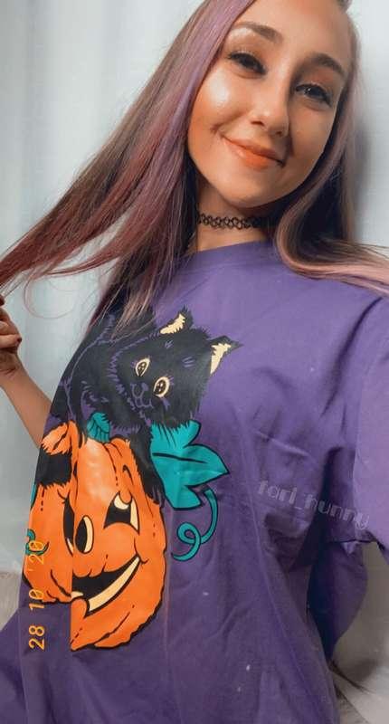 do you like my shirt?! 🎃💜