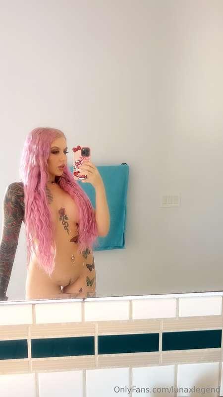 I have an upcoming hot content for you guys soon 🤭🍒