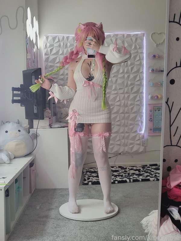 Rough b/g fuck vid is coming in this Mitsuri fit! 
Got bent over and fucked real hard while making eye contact with the camera 💕💚 can't wait to show you all this juicy content

#fyp #mitsuricosplay #mitsuri #demonslayercosplay #B/G #cosplay #anime #kawaii #soft #petplay #catgirl #kitten #thighhighsocks
