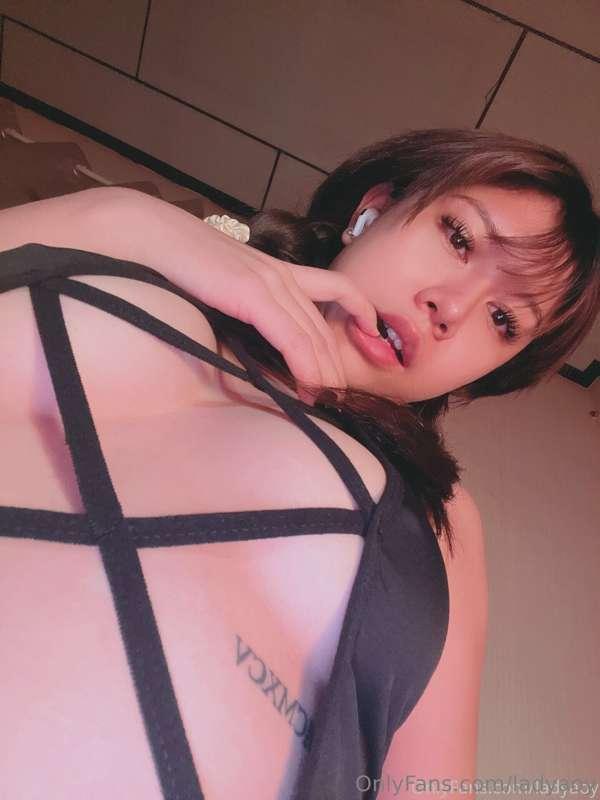 feel horny love👿🔥