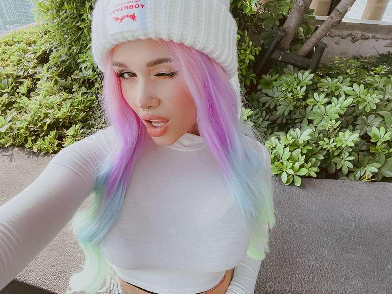 What looks better on me? Cute or sassy cute? 😈🩷🦄