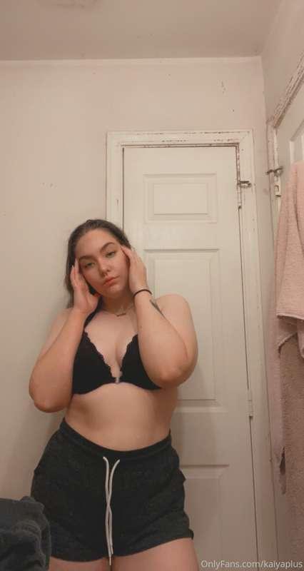 Not my usual content but it’s still pretty cute tho 🥰🍑