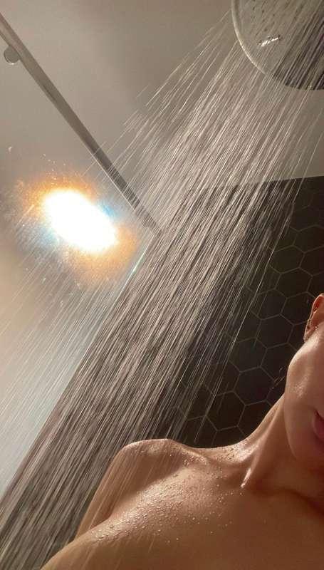 Join me 👅🤫💦