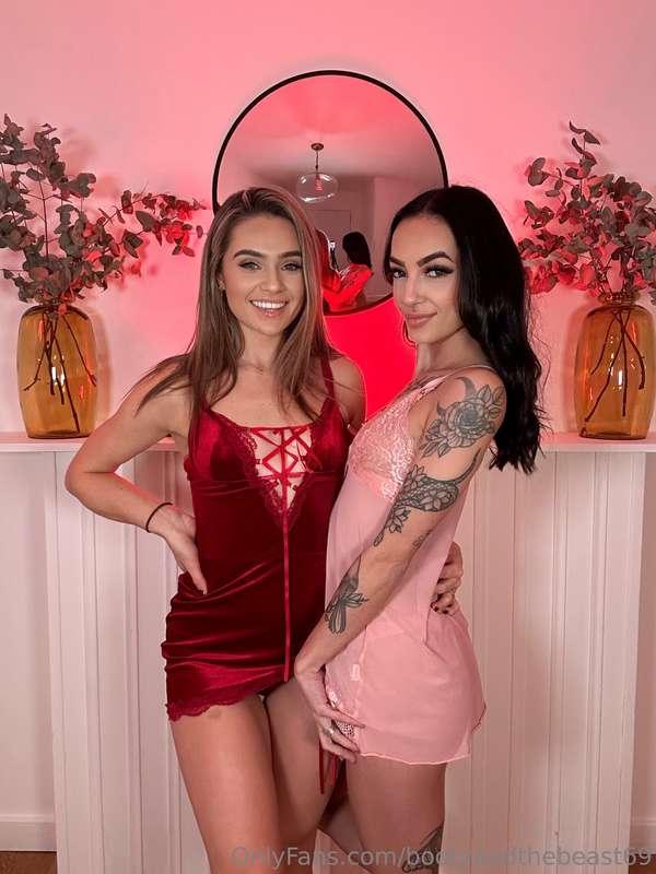 What we're wearing for our date with you 🥰 @lolaaamooon
