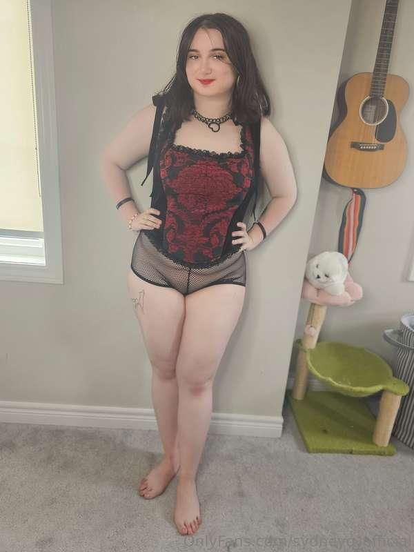 Monday! I got this new top and sp I just had to try it on! W..