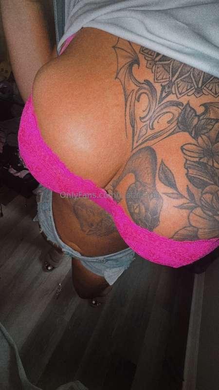 Do you like my inked pregnant body?   Who’s excited for my b..