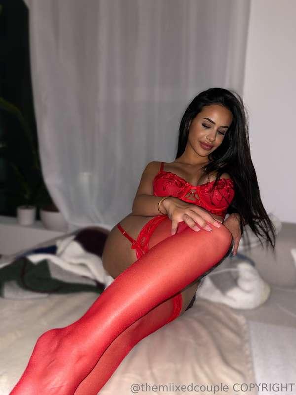 Hi there baby, do you like me in red?💋