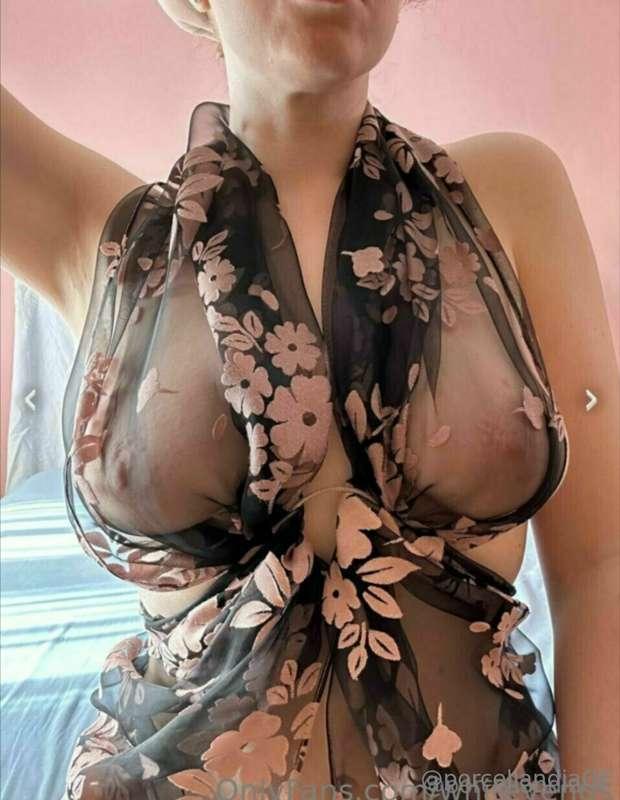 PORCONA 🐷 DETECTED 🎯

Lei è @whitevenus seguitela subito è l..