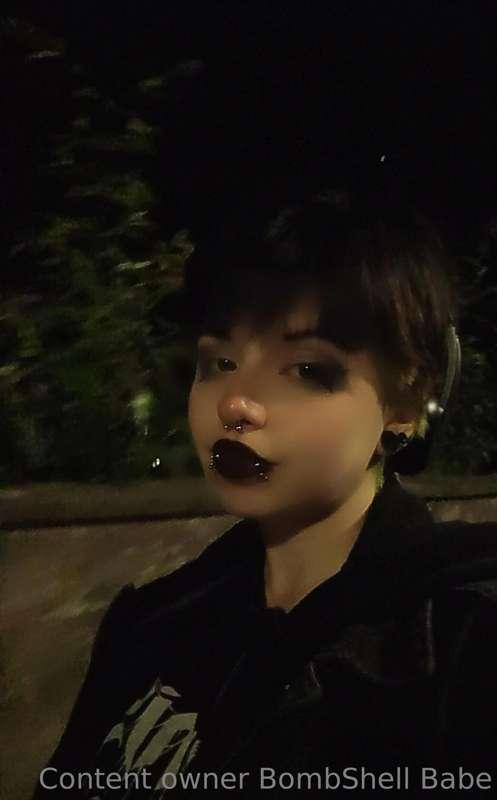 Gotta love night walks 🌒🌕🌘