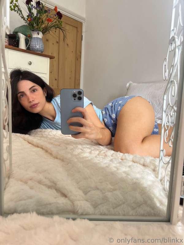 see the sexier version at https://onlyfans.com/blinkx/c1