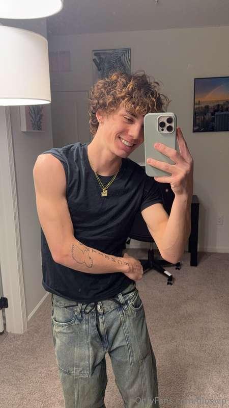 You know how I get these muscles 💪💪💪✊️✊️🍆🍆