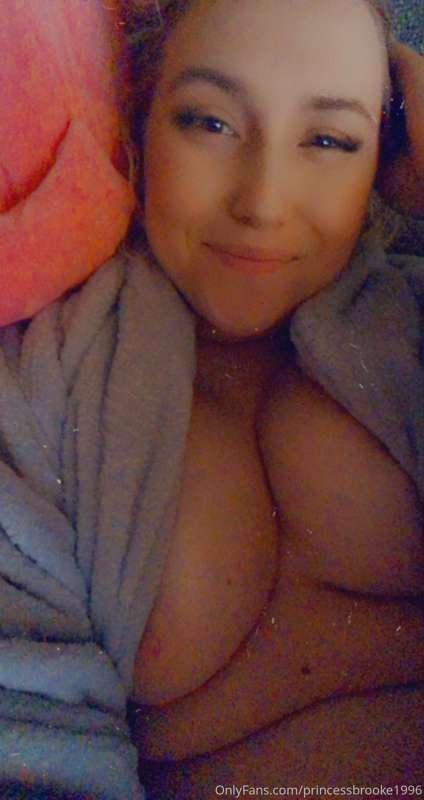 Having so much fun with my sexting sessions tonight. Message..