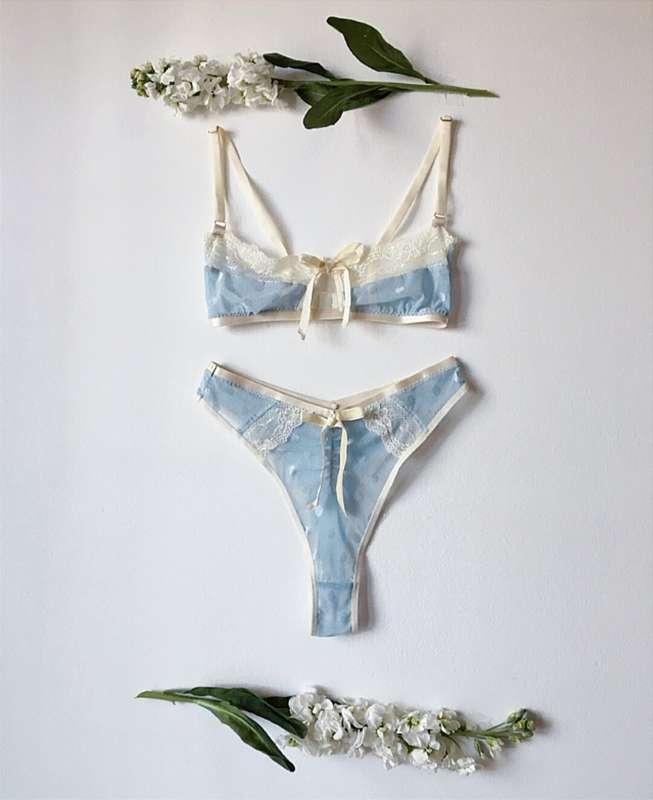 I am in love with this sexy lingerie set!!! 😍😍😍 Can you help..