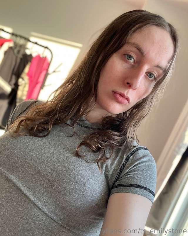 pretty girl with a pretty dick 💋