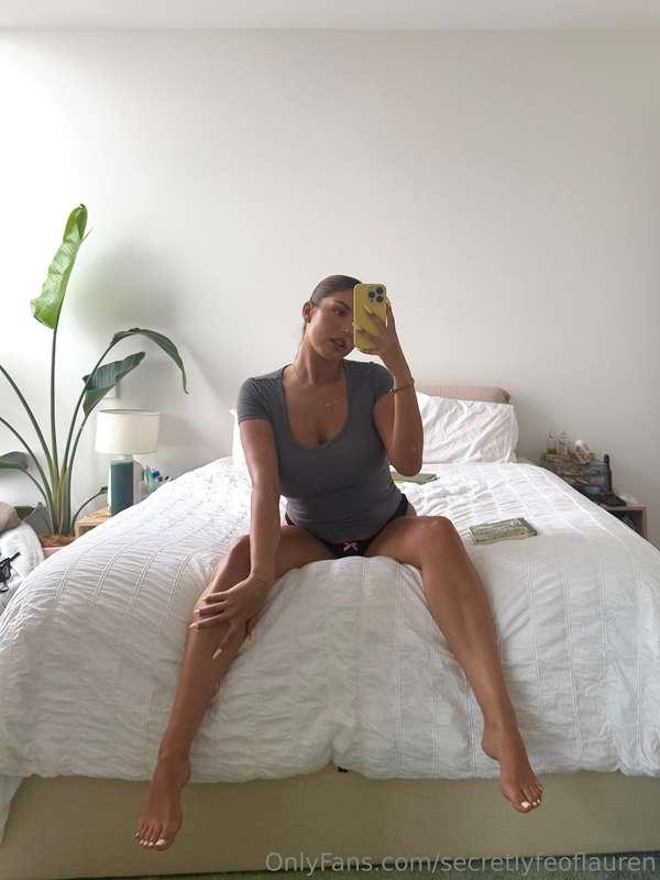 💅 fingers and toes matching ✨ did you notice? 