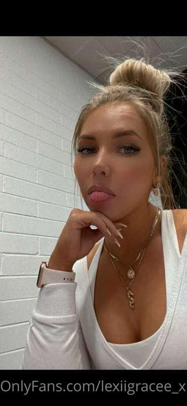 This is all I really do with my tongue 😂 are there any other..