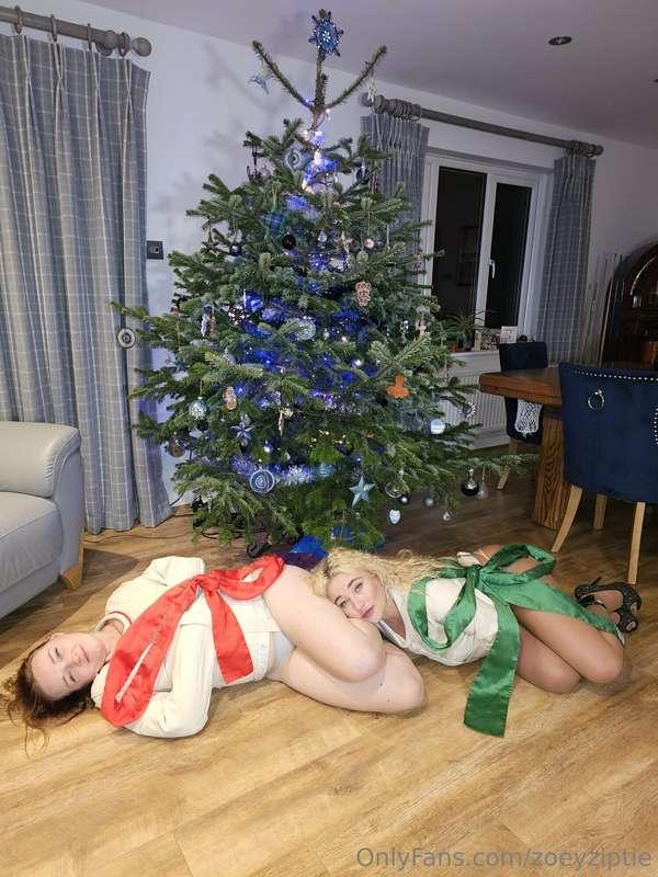 We’re all wrapped up tight already waiting for Christmas mor..