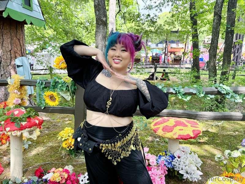 I went to the Renaissance Faire yesterday with some friends!..