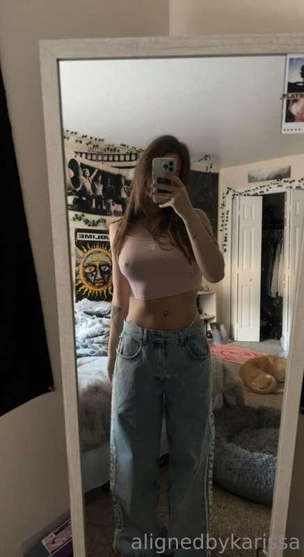 Kinda feelin these super low rise jeans 😋 
What do you guys ..